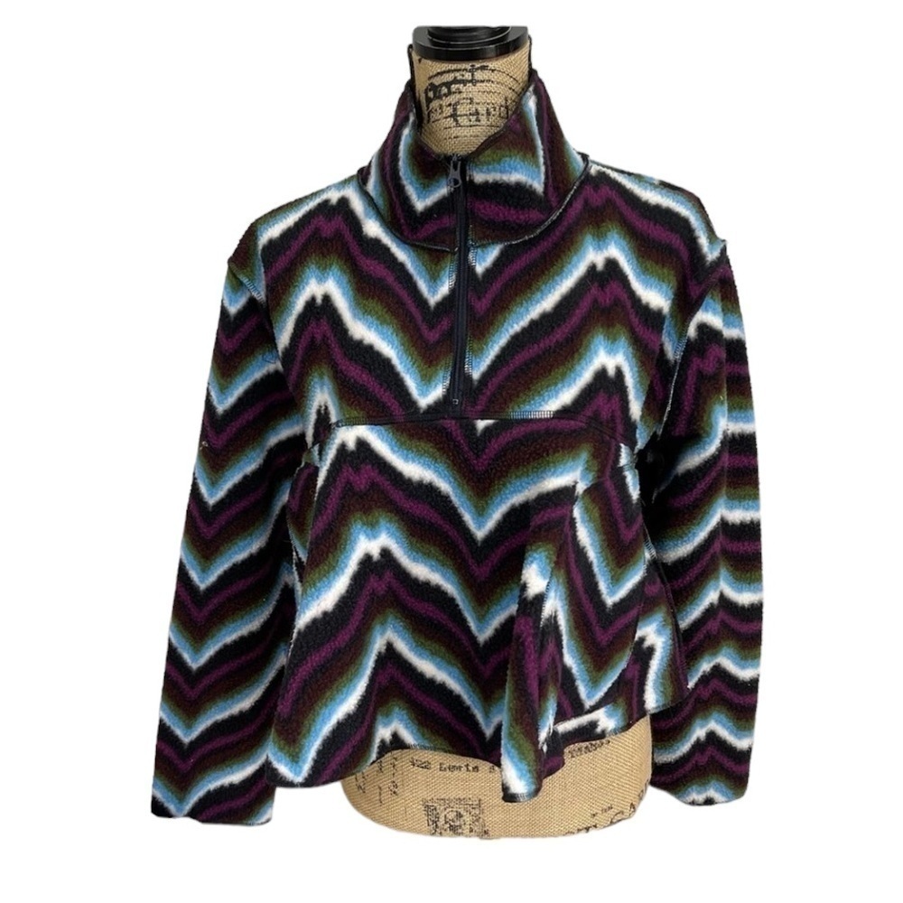 URBAN Outfitters Half Zip Aztec Cropped Sweater Size Medium